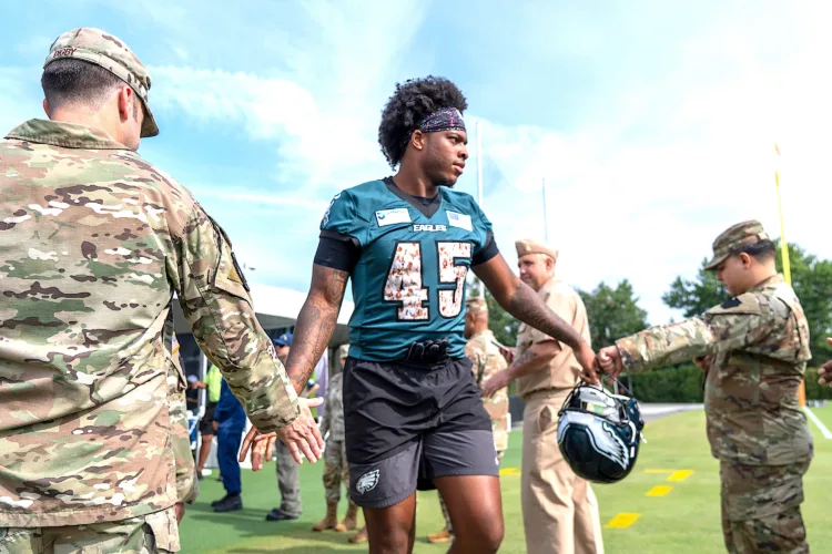 Big Ten bars players from pro contracts